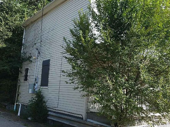 2nd image of 2565 E 83rd St