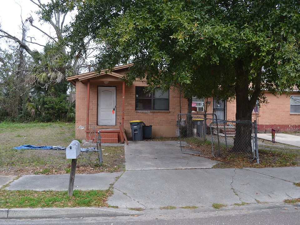1st image of 1479 Logan St