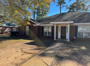 2220 Old Dominion Rd #B, Albany, GA 31721