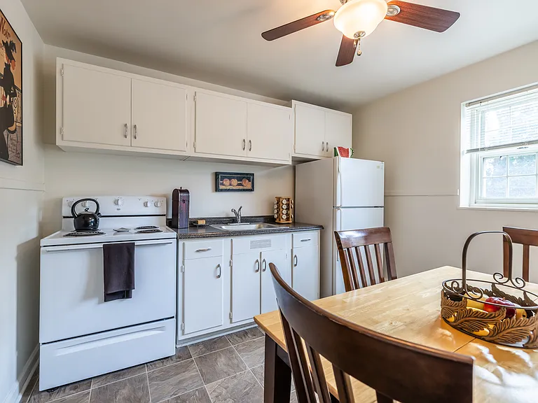 32 Lilac Dr — Photo 4