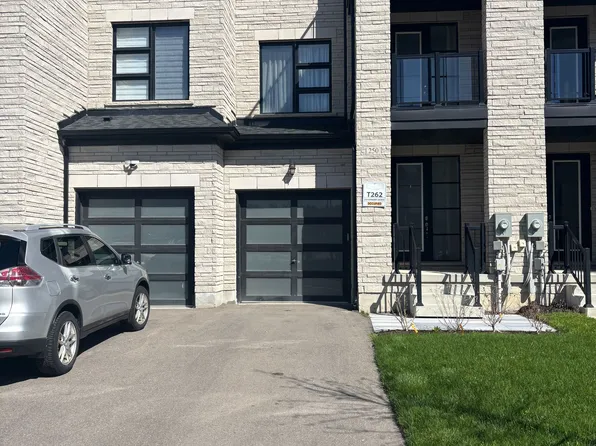 250 Vermont Ave, Newmarket, ON L3X 0M5