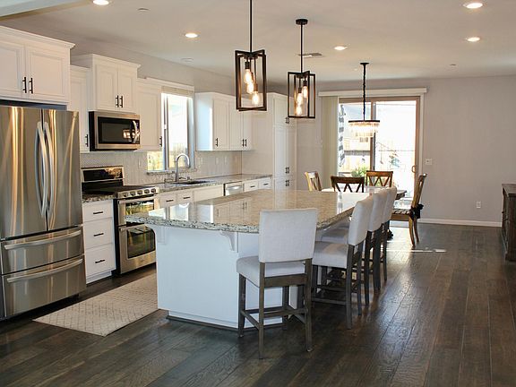 3rd image of 4457 Bonneville Cir