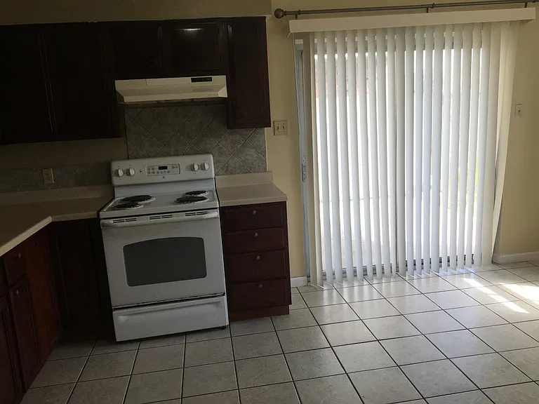 3216 Delaware Ave #C — Photo 8