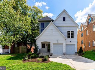 2806 1st Rd N, Arlington, VA 22201