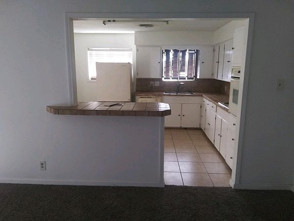 3rd image of 3826 Tiger Ln