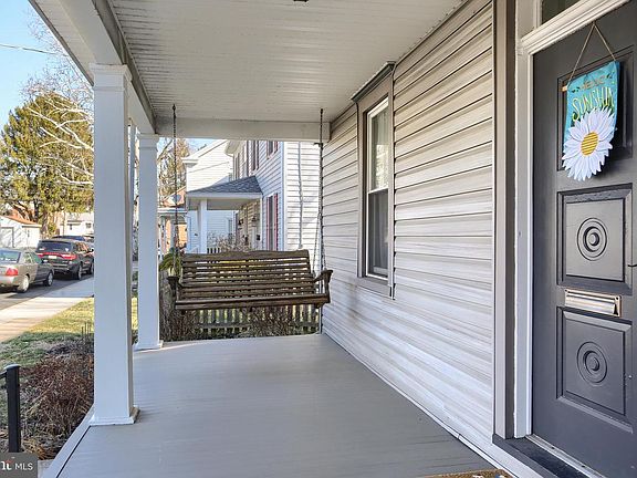 4th image of 257 Arch St