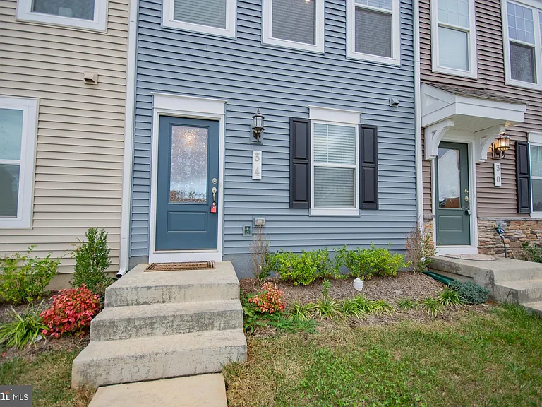 34 Coolidge Ave — Photo 43