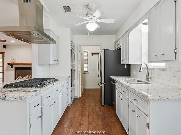 2nd image of 3604 Stillmeadow Dr