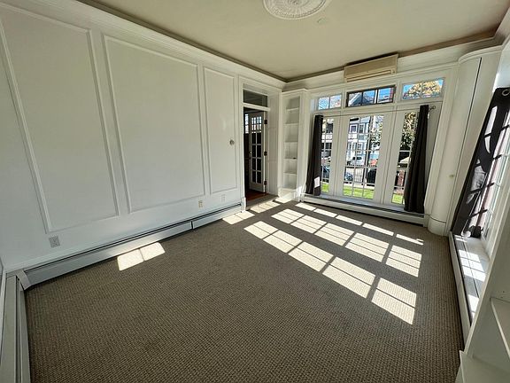 4th image of 375 Lloyd Ave APT 1B