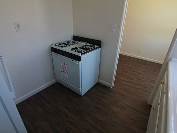 5th image of 5954 Melrose Ave #3