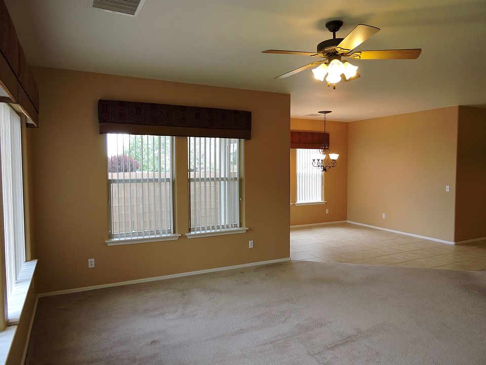 1st image of 437 N Cortina St