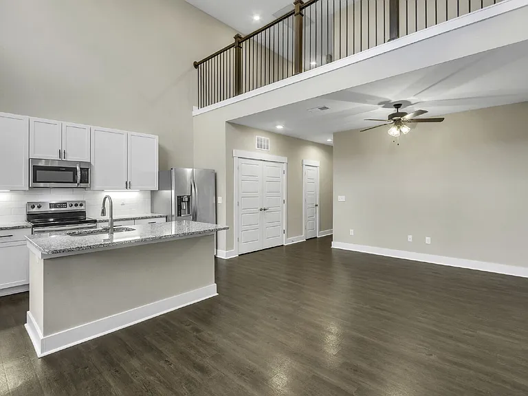8 Tolar Rd — Photo 7