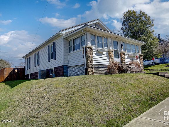 3rd image of 205 Summer St
