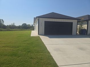 2701 S Greenleaf St, Wichita, KS 67210