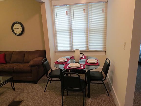 4th image of 610 W Elm St #10450338