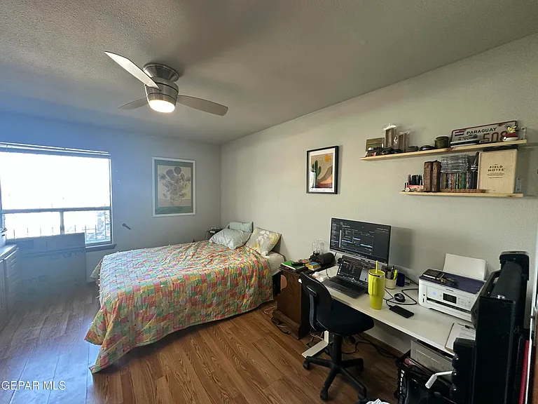 504 E University Ave — Photo 11
