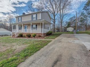1306 Candlewood Dr, Gastonia, NC 28052