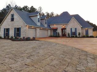 1002 Tulipwood Dr, Brandon, MS 39042