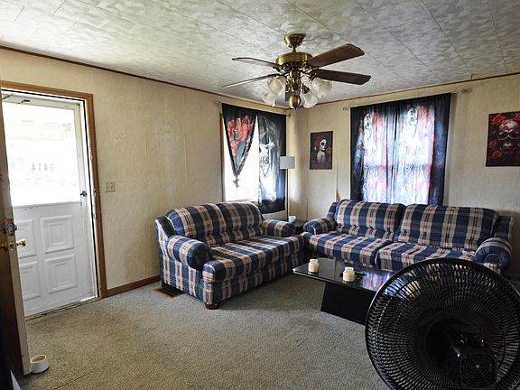 4th image of 3414 Parsons Ave