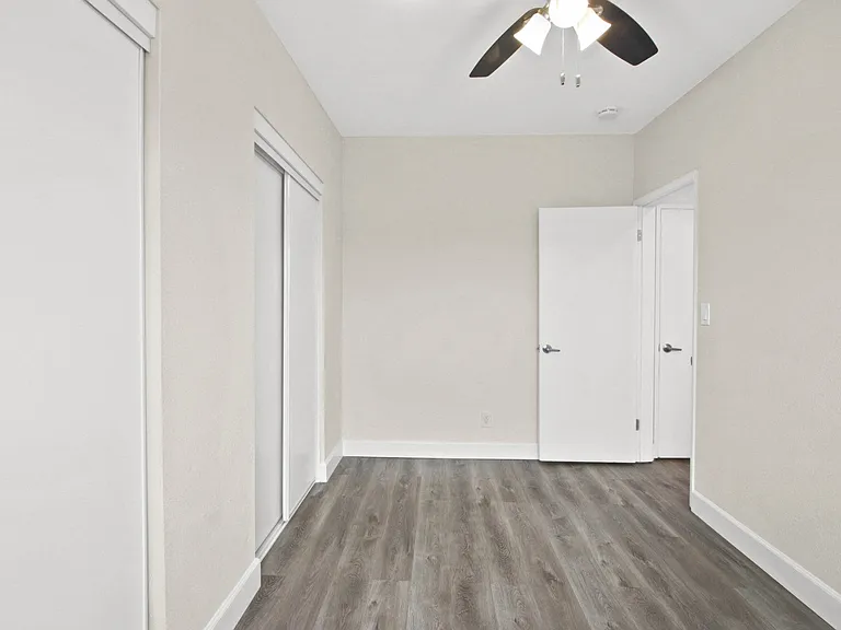 Westminster Apartments — Photo 32