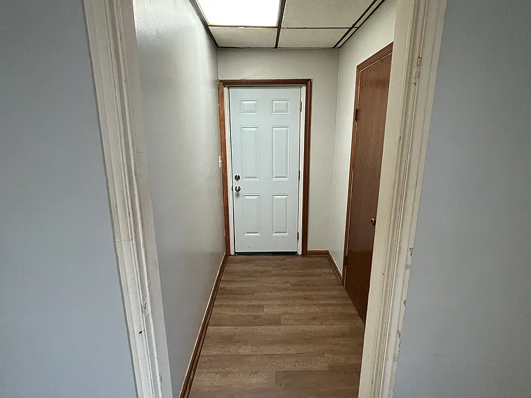 1105 W High St #B — Photo 5