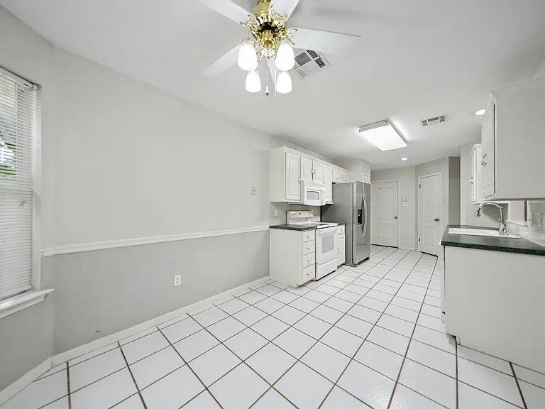 2412 Wilshire Dr — Photo 5