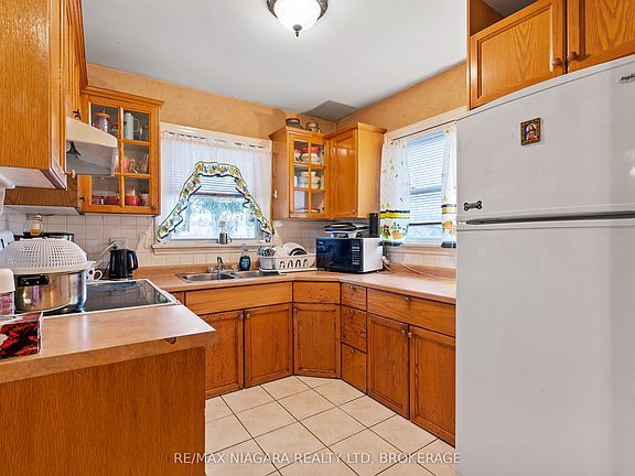 4th image of 5999 Montrose Rd