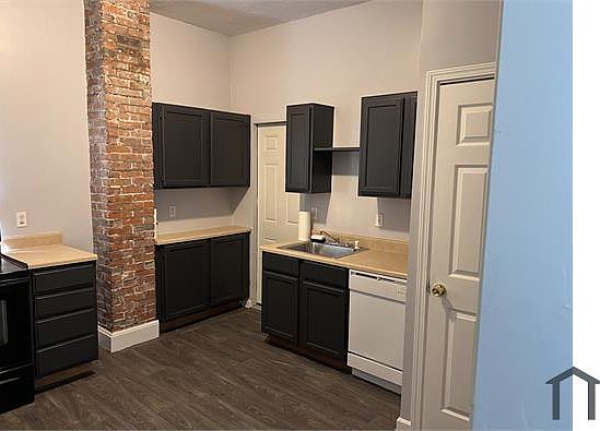 3rd image of 1022 Long Ave