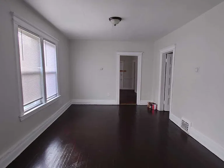 1481 Saint Clair St #1S — Photo 3