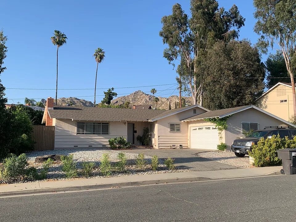 415 W Campus View Dr
