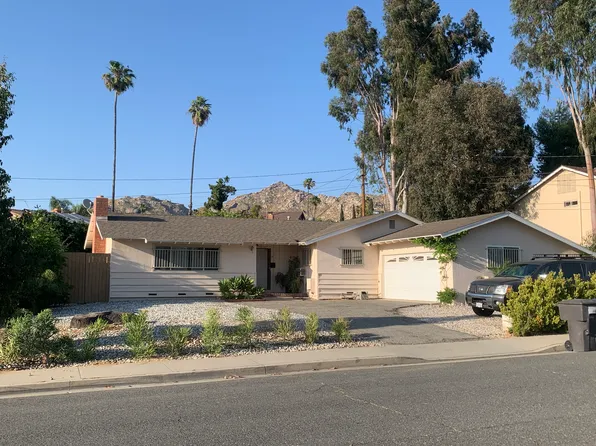 415 W Campus View Dr, Riverside, CA 92507