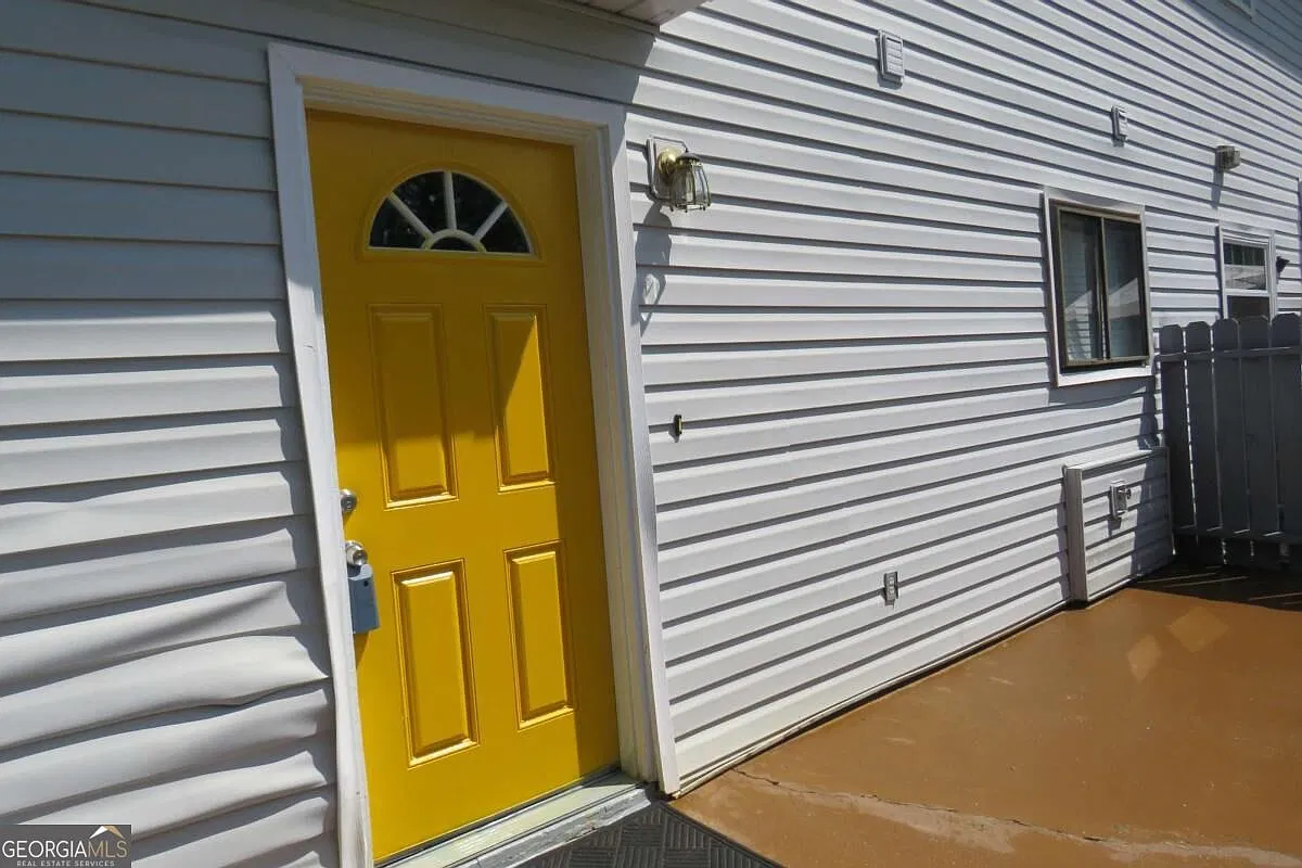 3 bed, 2.5 bath, 1440 sqft, $1,600 — Photo 2