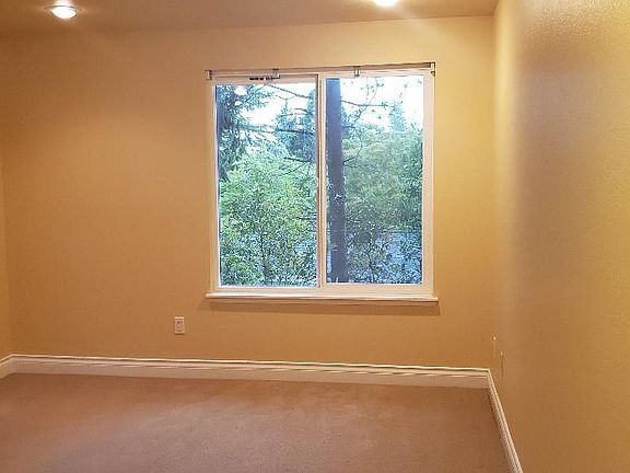 4th image of 16008 NE 40th Ct