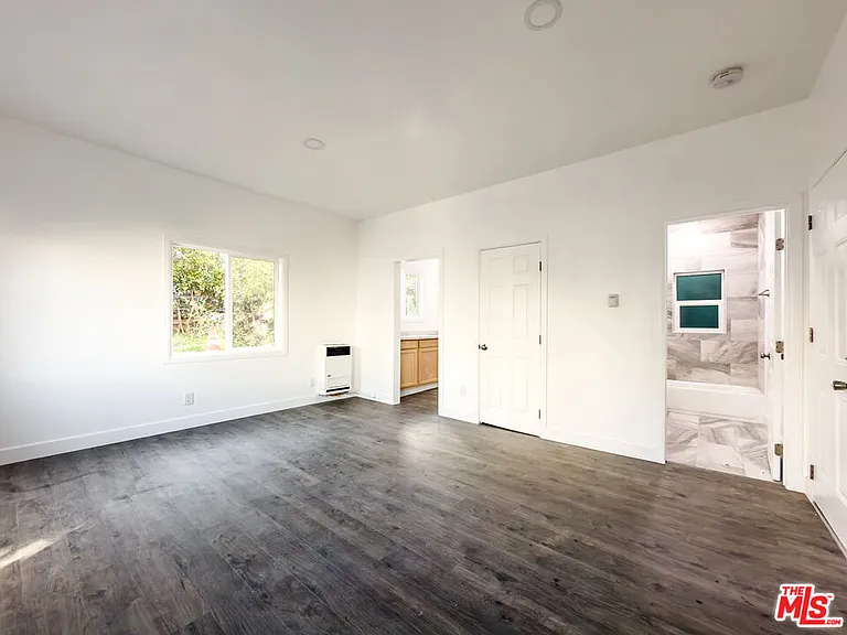 908 S Normandie Ave #7 — Photo 11