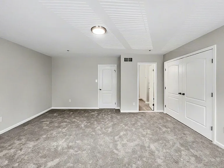 514-536 Crooked Ln — Photo 30
