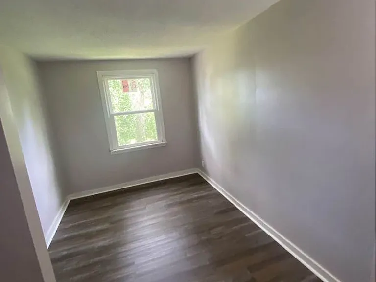 50-60 Longfellow Ct — Photo 13
