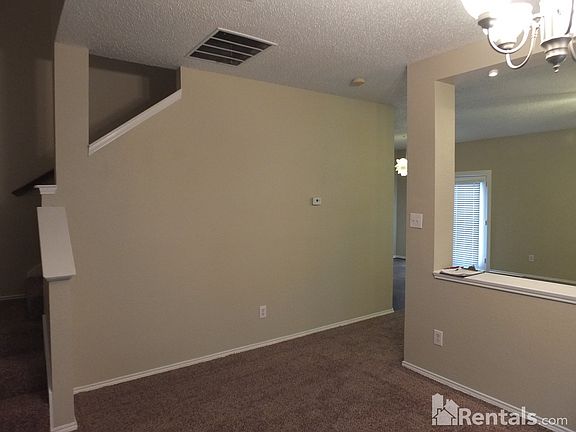 3rd image of 233 Lincoln Ln