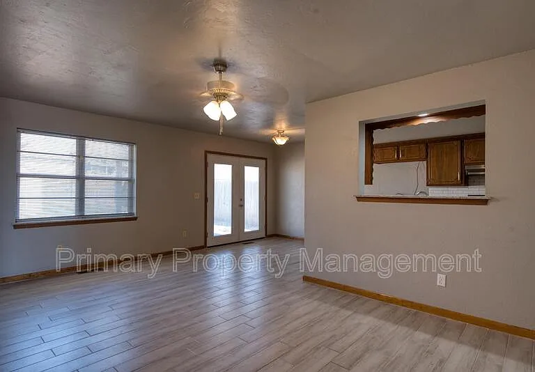 303 Kimberly Ln — Photo 9