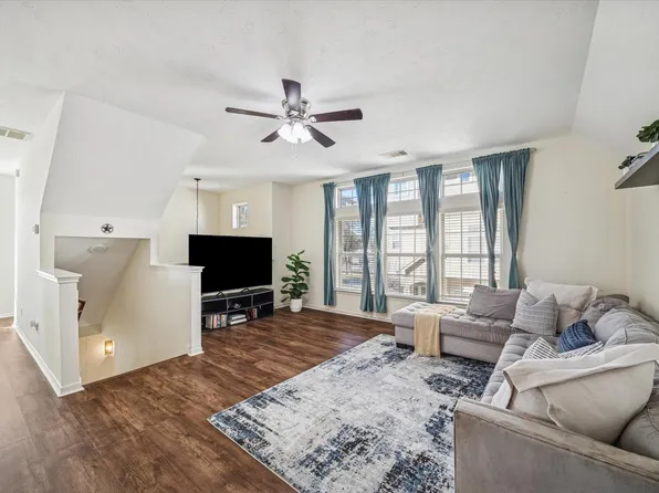 3332 Home Point Dr, Houston, TX 77091