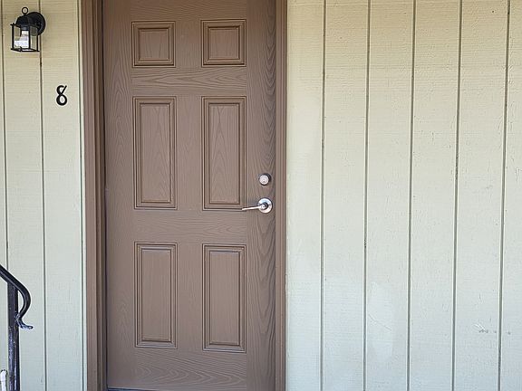 3rd image of 300 Whitesell St W #8
