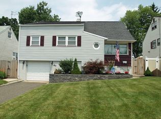67 Arlington Dr, Fords, NJ 08863