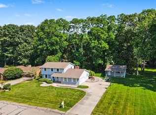 16115 Harbor View Dr, Spring Lake, MI 49456