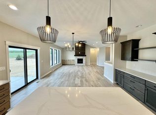 1813 Arbor Ridge Way, Janesville, WI 53548