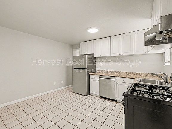 4th image of 2151 Lincoln Ave APT 6