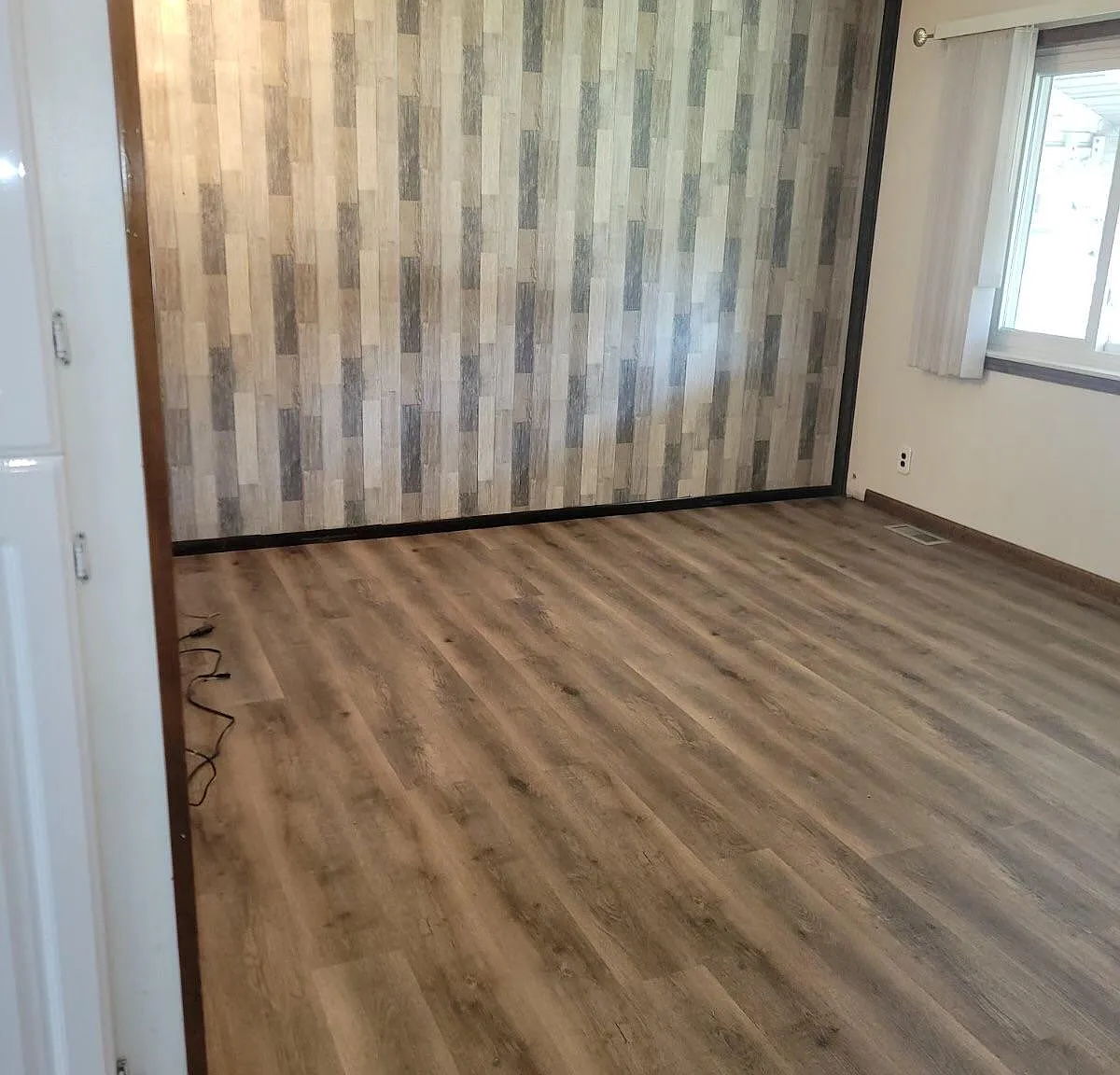 3 bed, 1.5 bath, 1298 sqft, $1,900 — Photo 4
