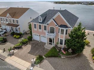 27 Bowsprit Dr, Bayville, NJ 08721