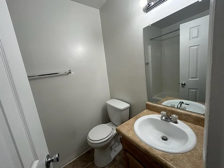 Charter Oaks Apartments — Photo 72