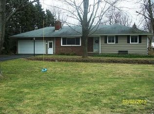 5915 Creekview Dr, Clarence Center, NY 14032