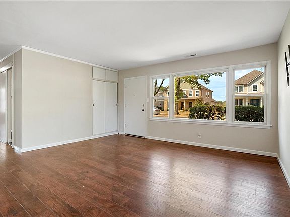 4th image of 1316 Woodgate Dr
