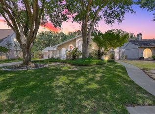 2814 Shadowdale Dr, Houston, TX 77043